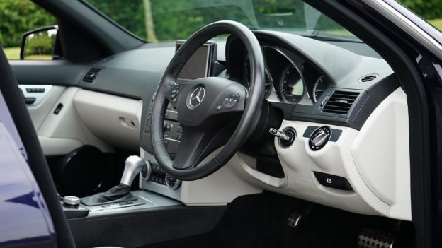 Mercedes-taxi-dash-624x35148