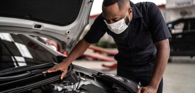 mechanic man with face mask